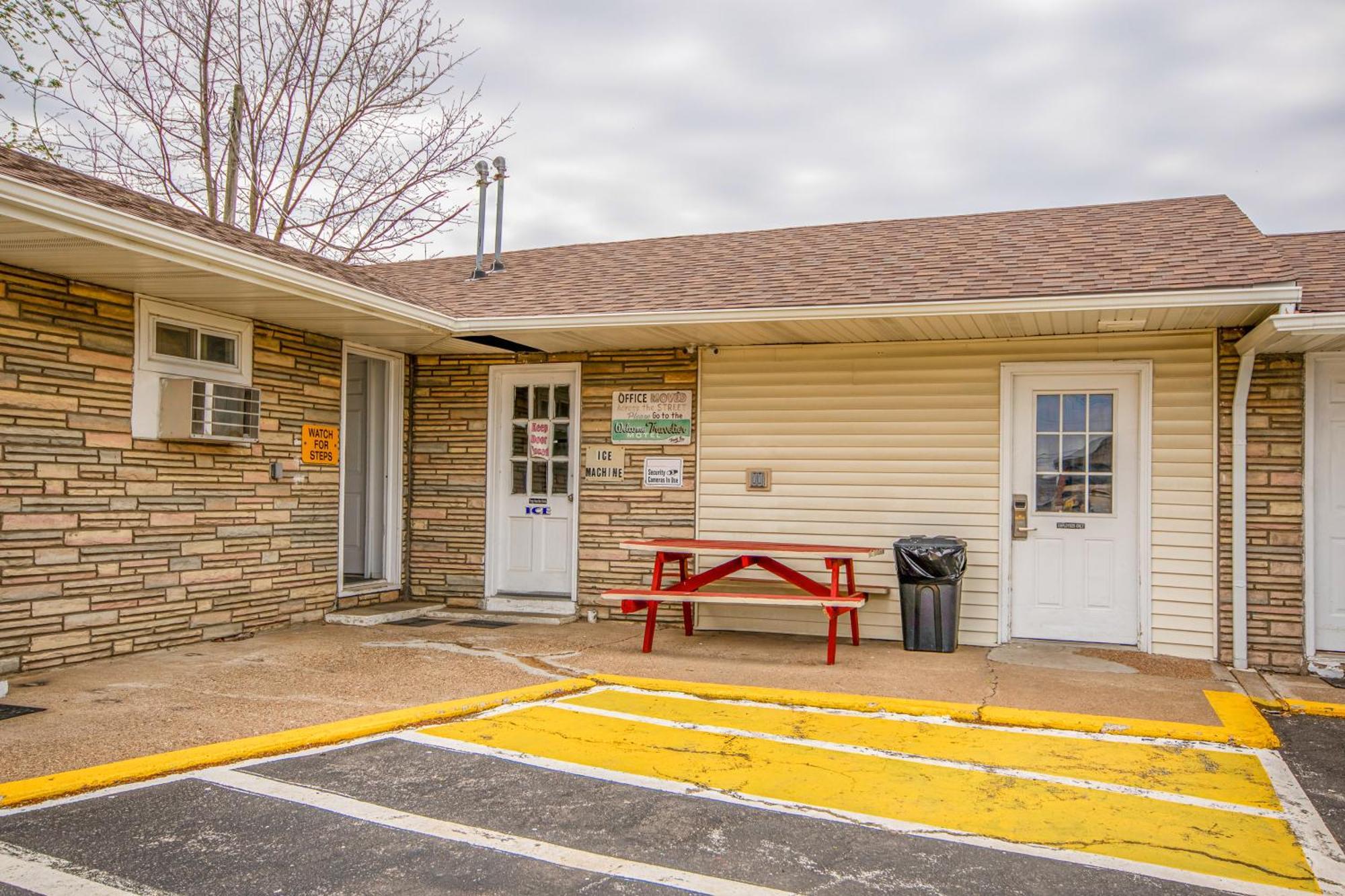 Oyo Travelier Motel Macon Екстер'єр фото