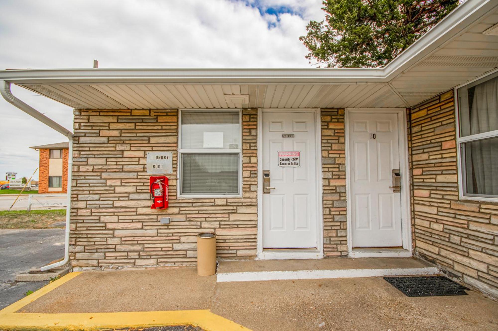 Oyo Travelier Motel Macon Екстер'єр фото